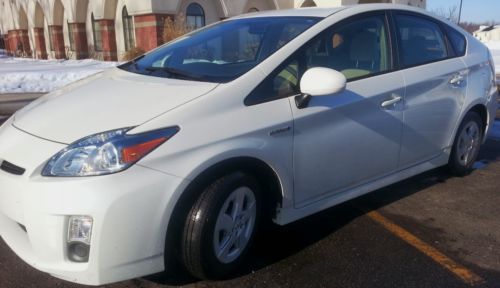 &#039;11 toyota priusii hatchback 4-door 1.8l- 1 owner-44500 miles- clean- runs great