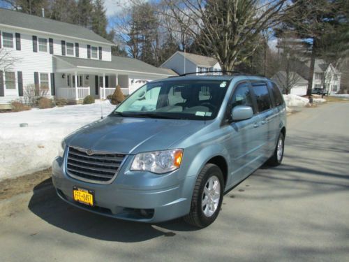 2008 chrysler town &amp; country touring van