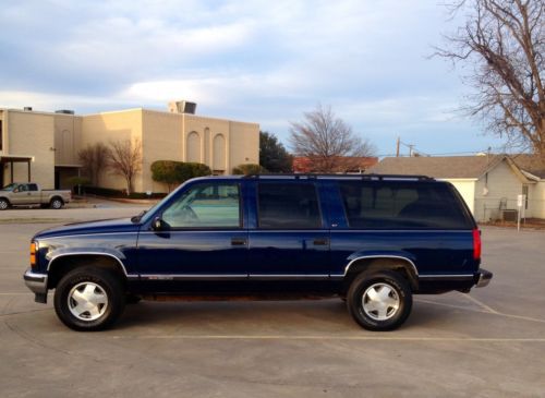 1997 GMC Suburban 4x4 SLT loaded leather 5.7 low miles immaculate, image 6