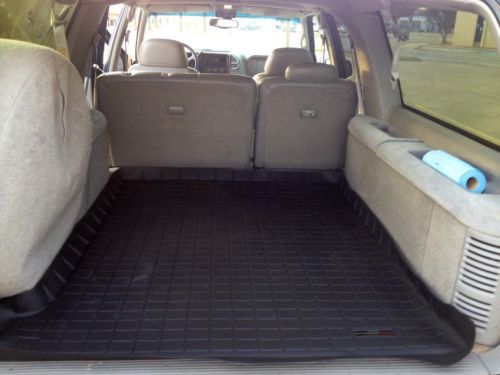 1997 GMC Suburban 4x4 SLT loaded leather 5.7 low miles immaculate, image 13