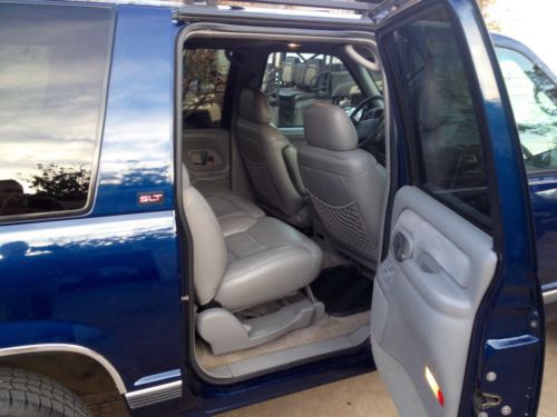 1997 GMC Suburban 4x4 SLT loaded leather 5.7 low miles immaculate, image 24