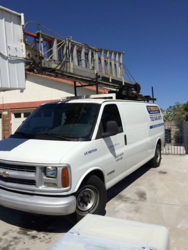 Work truck with lift on top