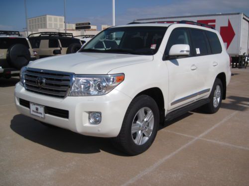 13 cruiser v8 new 5.7l bluetooth 381 hp horsepower 4-wheel abs brakes compass
