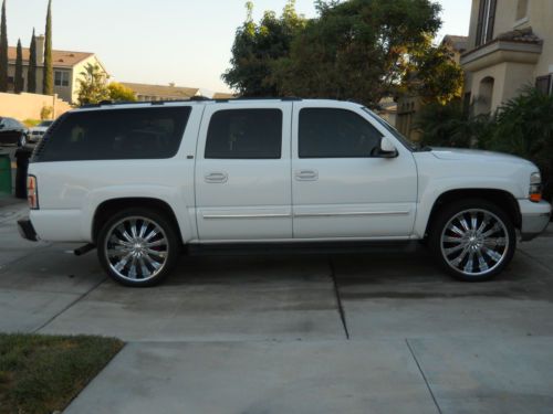 2005 chevrolet suburban 1500 lt sport utility 4-door 5.3l clean title!