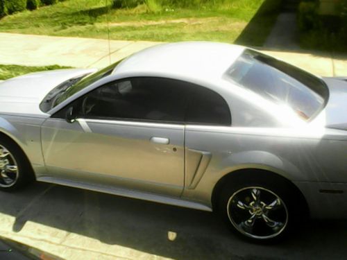 2000 ford mustang base coupe 2-door 3.8l