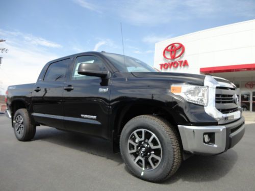 New 2014 tundra crewmax sr5 trd off road 5.7l v8 4x4 camera black with beige 4wd