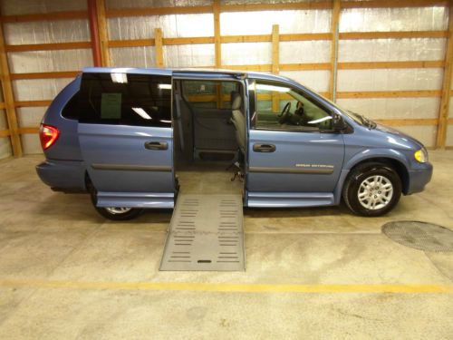 2007 dodge grand caravan handicap wheelchair van braun entervan