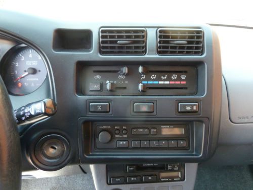 1996 Toyota RAV4 Base Sport Utility 2-Door 2.0L, image 3