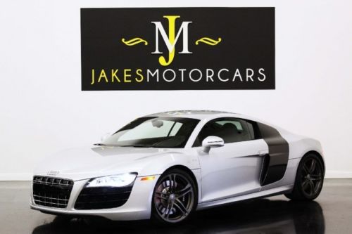 2010 audi r8 v10 5.2, silver/blk, 16k miles, carbon sideblades, b&amp;o sound, more!