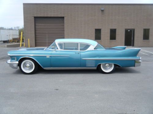 1958 cadillac deluxe coupe deville!nice rare color comb!.same caps as 1959 look!