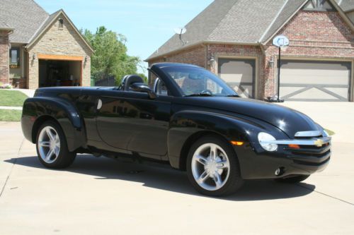 2004 chevrolet ssr base convertible 2-door 5.3l