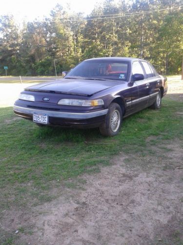 1992 ford crown victoria lx sedan 4-door 4.6l, burgandy color,