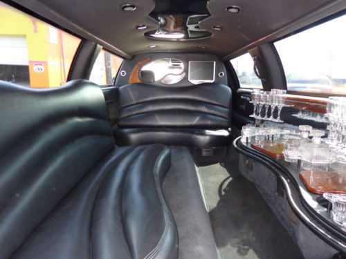 2005 LINCOLN LIMOUSINE RARE FEDERAL 5TH DOOR  WHITE, US $10,000.00, image 5