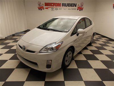 Certified 5dr hb ii '11 toyota prius hatchback ii low miles 4 dr cvt 1.8l 4 cyl