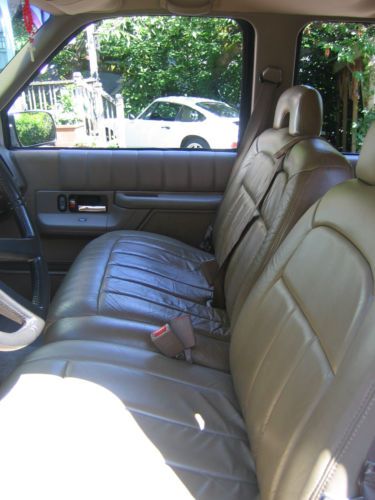 1993 Chevrolet K2500 Suburban Silverado Sport Utility 4-Door 7.4L 4WD,SUPER NICE, image 5