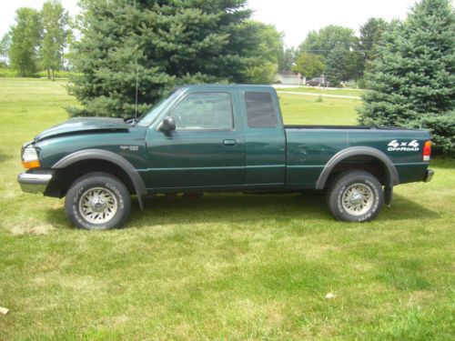 1998 ford ranger xlt extended cab 4.0, 4x4 a/t for parts / front-end damage.