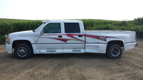 2000 chevy 3500 dually crew cab 4x4 ls 6.5 turbo diesel 30,000 miles on engine!!