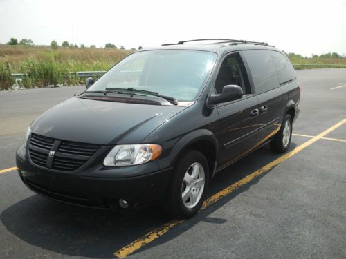 2006 dodge grand caravan sxt mini van 4-door 3.8l loaded, dual stow  go, dvd ***