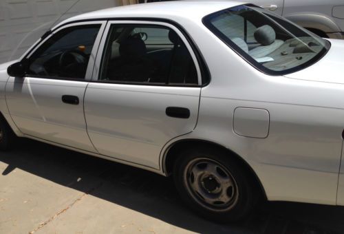 2001 white toyota corolla