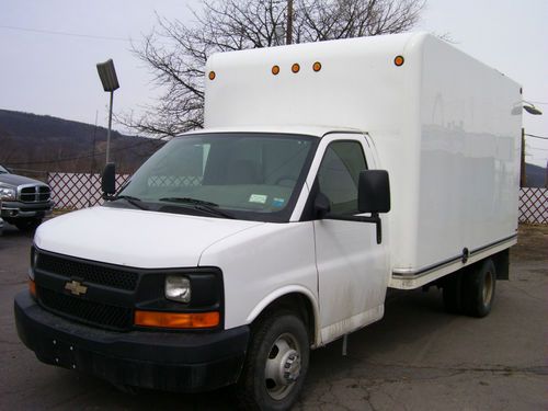 2008 chevrolet 3500 express cutawy box truck