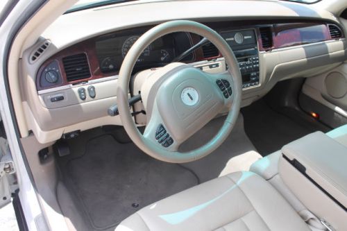 2004 lincoln town car signature