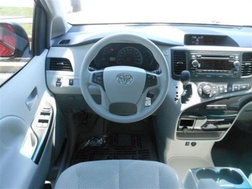 2014 toyota sienna le