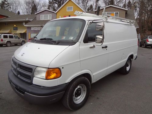 2000 dodge ram van, no rust low miles,no reserve, excellent condition