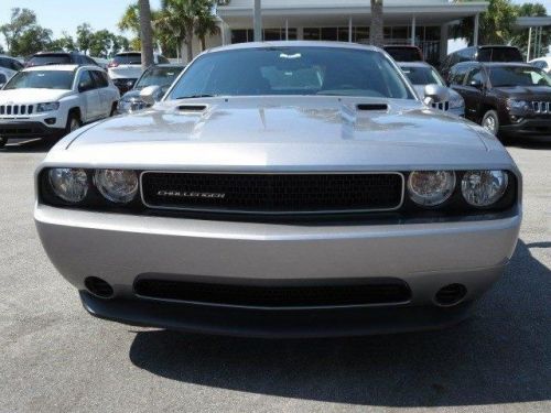 2014 dodge challenger sxt