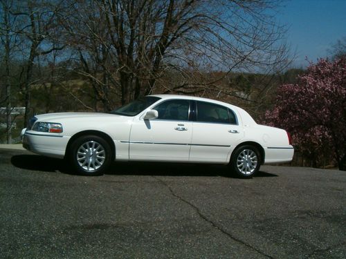 2006 lincoln town car signature sedan 4-door 4.6l