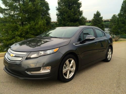 2012 chevrolet volt electric vehicle hatchback 4-door 1.4l 250+ mpg