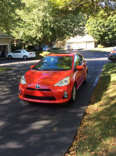 2014 prius c four with navigation