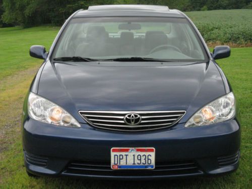 No reserve***2005 toyota camry le w/ 57k, auto, moonroof, clean one owner $8250