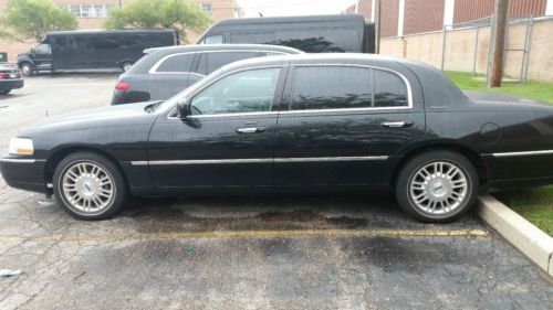 2011 lincoln town car carey edition