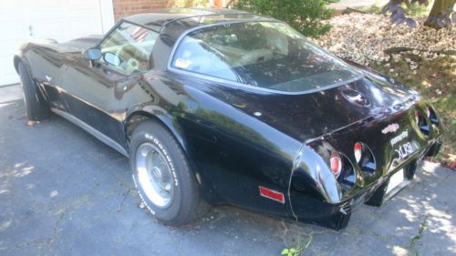 1979 chevrolet chevy corvette black 66,046 low miles new brakes needs paint job