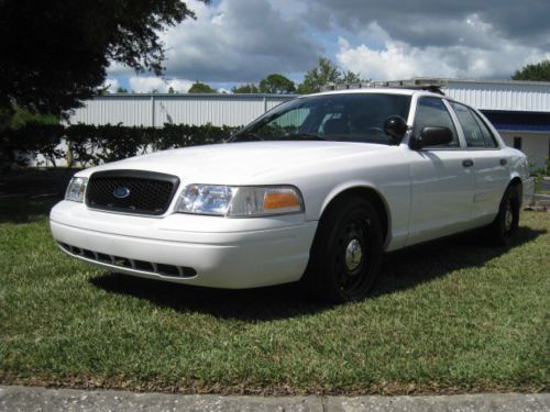 2009 ford crown victoria police interceptor sedan 4-door 4.6l