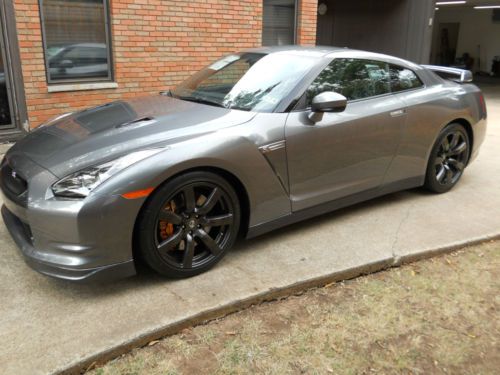 2010 nissan gt-r premium, 5107 miles, stock &amp; mint condition. stunning example!