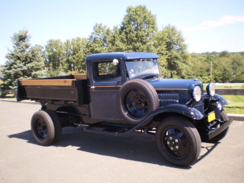 Sell used 1932 FORD BB 1-1/2 TON DUMP TRUCK in Pearl River, New York, United States