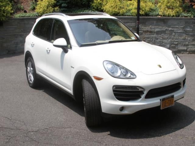 Porsche cayenne s hybrid sport utility 4-door