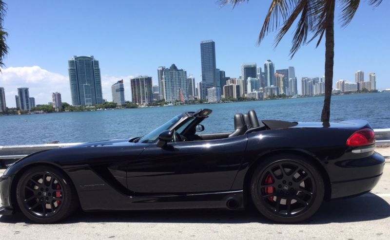 2004 dodge viper