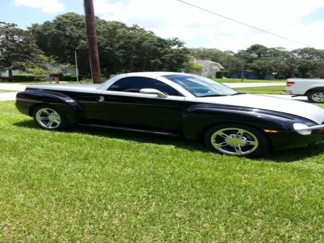 Chevrolet ssr base convertible 2-door