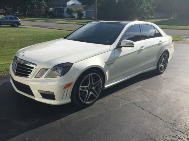 Mercedes-benz: e-class base sedan 4-door