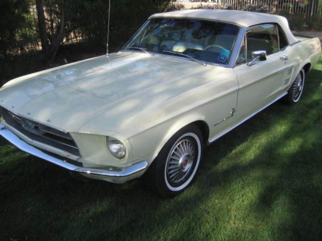 Ford: mustang convertible