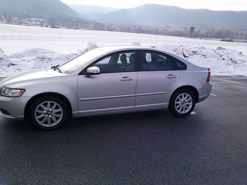 2008 volvo s40 sports sedan - leather - guaranteed financing available!