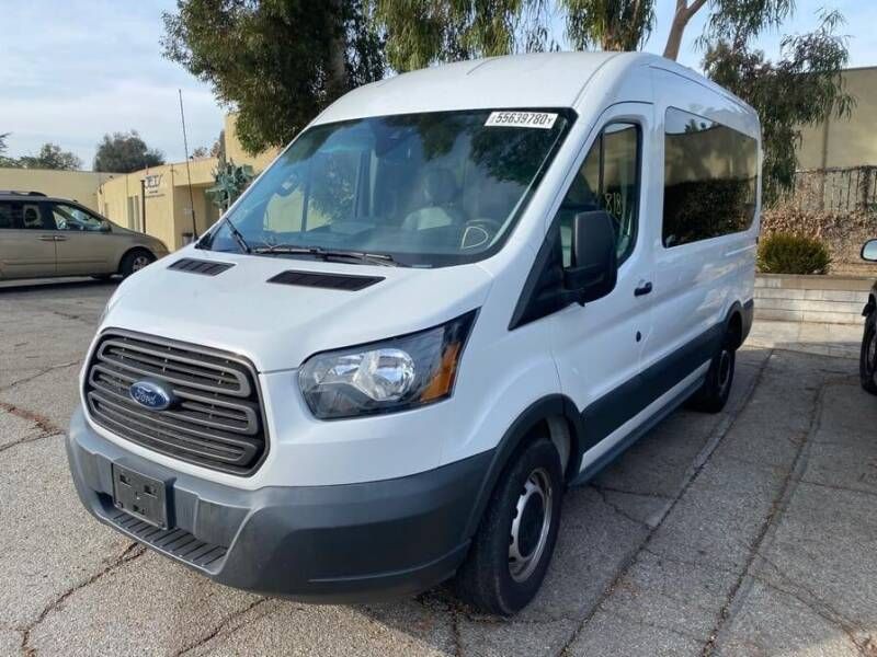 2016 ford transit passenger<br />
t-150