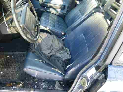 RARE VOLVO 240 WAGON 1992 5 SPEED MANUAL BLUE WELL MAINTAINED NO RESERVE, image 3