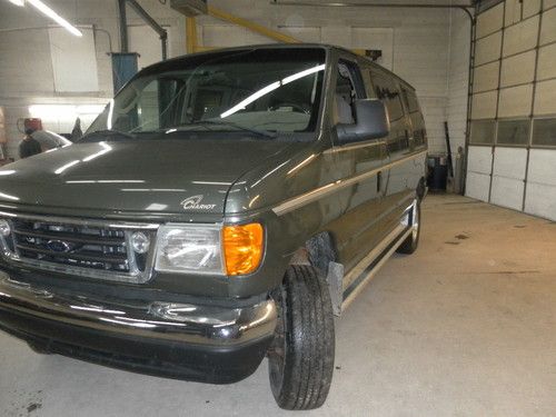 2004 e250 ford van, fully auto ricon lift, power doors, 6-way seat, hand control