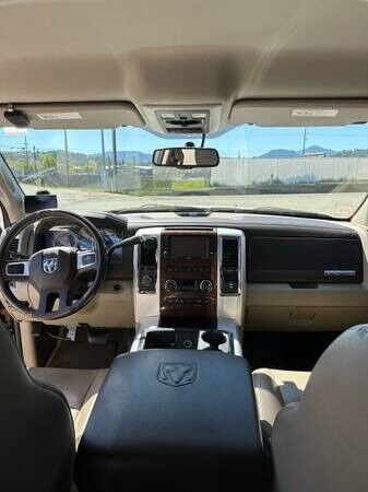 2011 ram 2500 4x4 laramie 4dr crew cab 8 ft. lb pickup