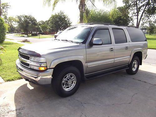 Chevrolet suburban 2500 2 w/d lt