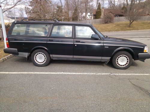 1993 volvo 240 base wagon 4-door 2.3l