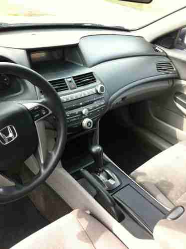 Clean, Beautiful, Silver, 4 door, image 6